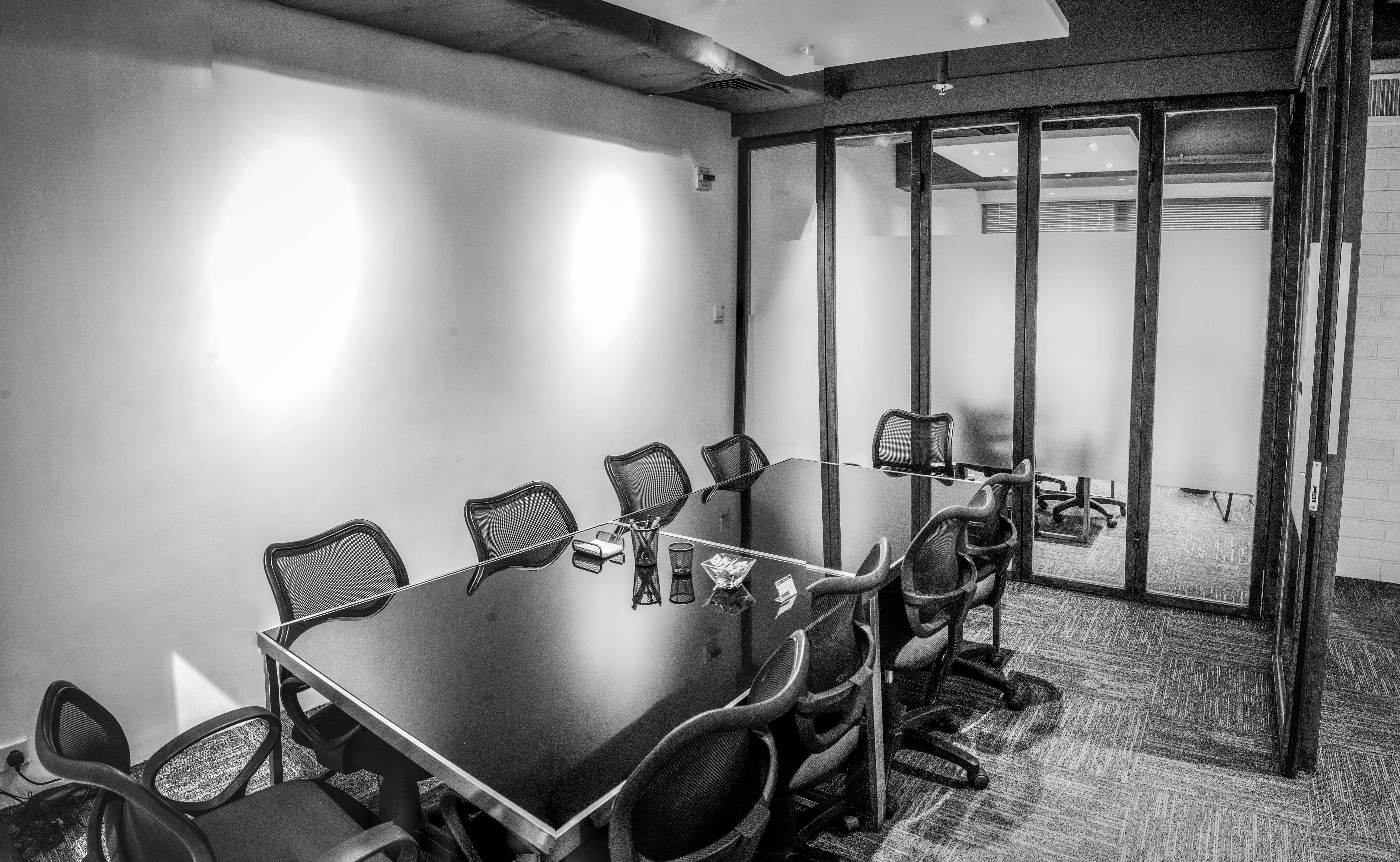 Somptueux Central Meeting Room